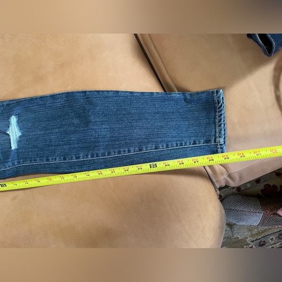 Paige Denim Verdugo Ultra Skinny 28x29 ish - Picture 6 of 16